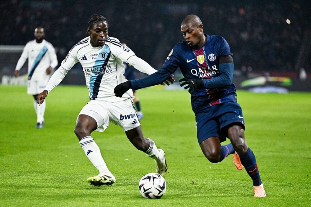 RC Lens vs PSG - Không thể có bất ngờ 